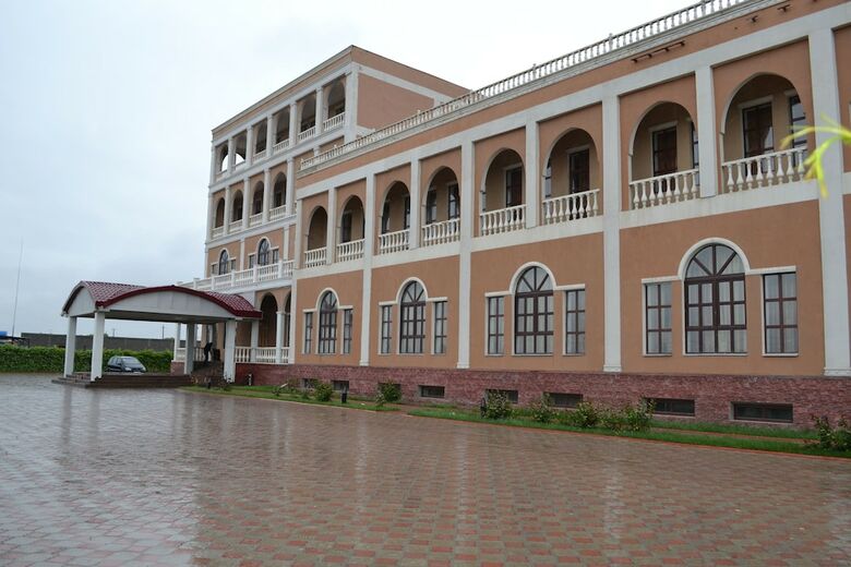 Hotel Remi Khudjant