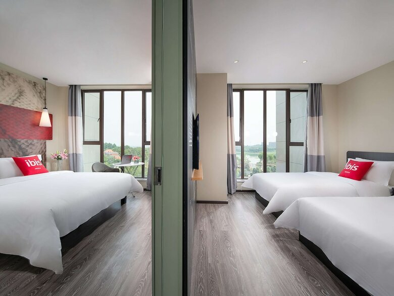 Ibis E'meishan Railway Station Hotel