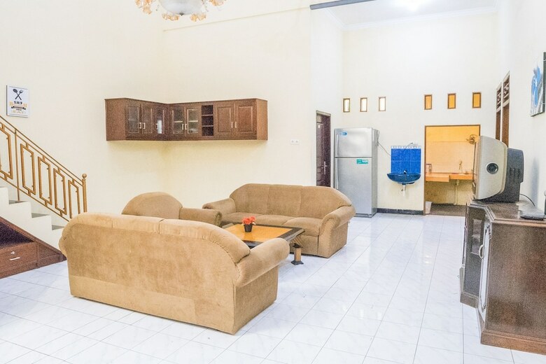Hostal Oyo 643 Al Thalib 8 Syariah