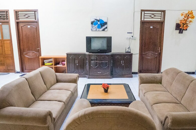 Hostal Oyo 643 Al Thalib 8 Syariah