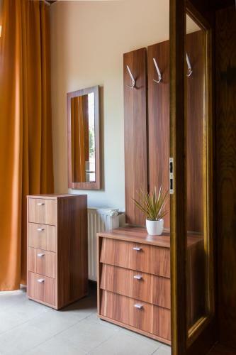 M1 Szek�r Cs�rda Hotel �s �tterem