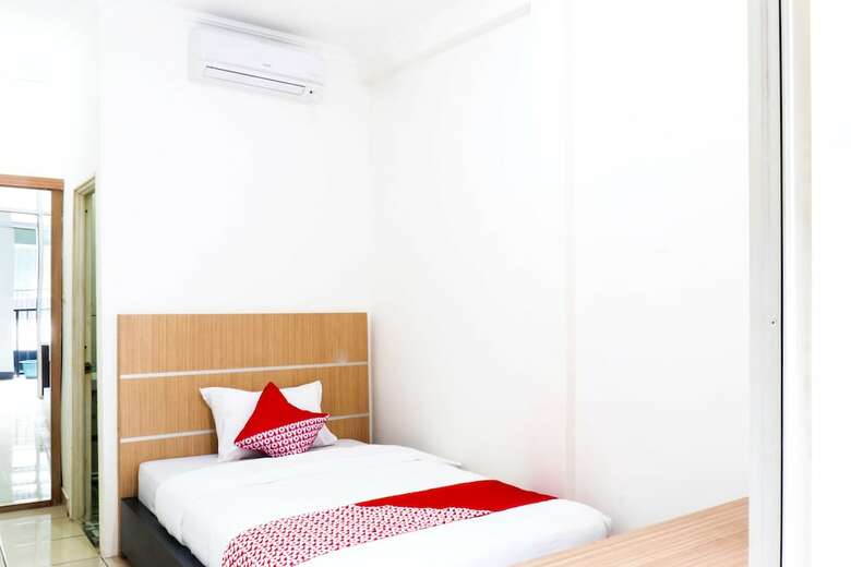 Hotel Oyo 617 Sukaraja Residence