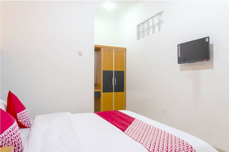 Hotel Oyo 617 Sukaraja Residence