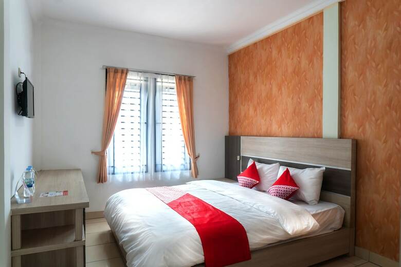Hotel Oyo 617 Sukaraja Residence