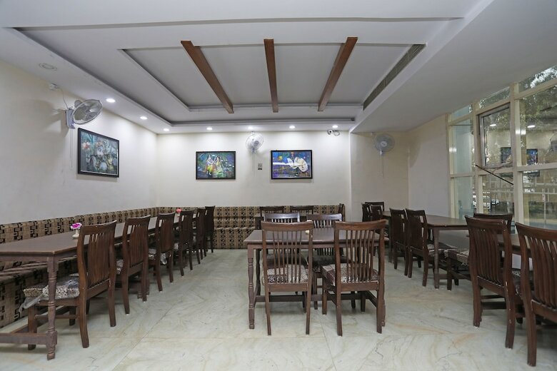 Hotel Oyo 30933 Moriya Palace