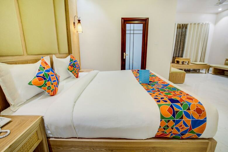 Fabhotel Options Lawn