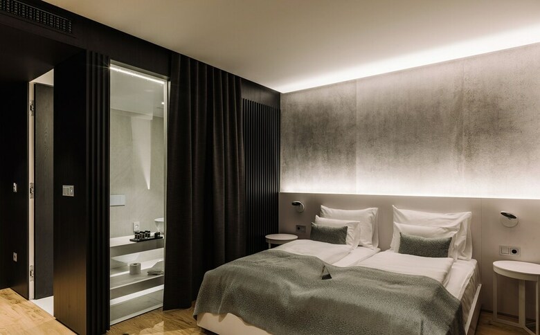 Hotel A