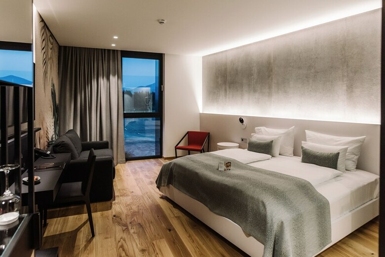 Hotel A