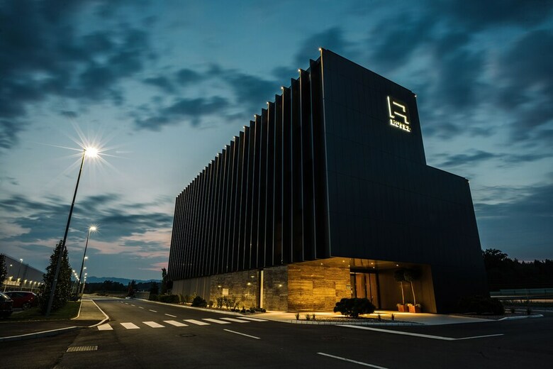 Hotel A