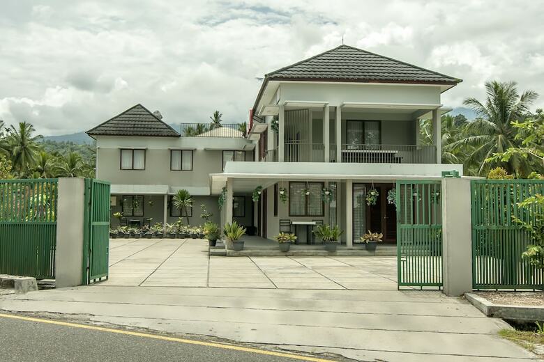 Hotel Oyo 882 Puri Gevana Guest House