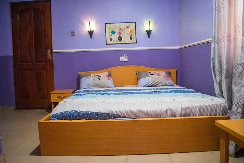 Hotel White Rose Suites
