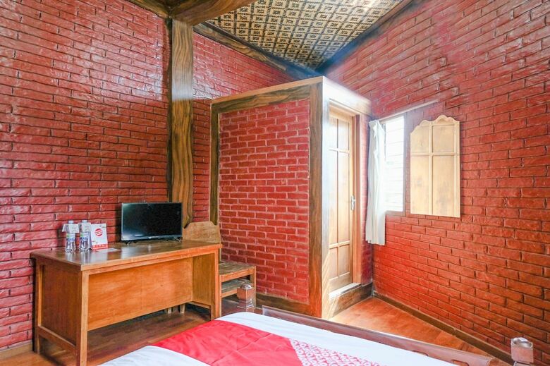 Hostal Oyo 774 Villa 007 Sengkaling