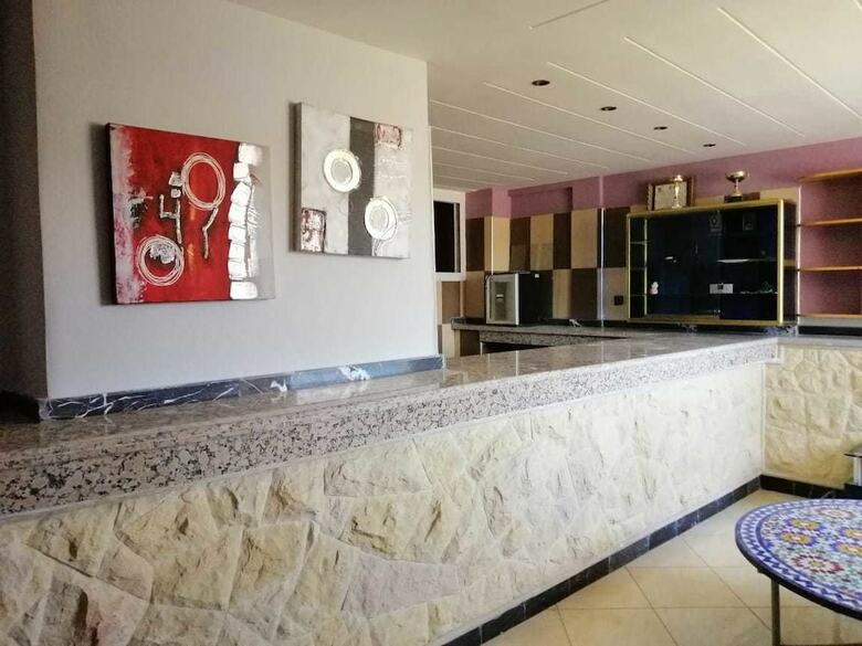 Hostal Senhaja Hotel - Hostel