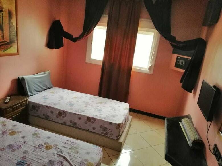 Hostal Senhaja Hotel - Hostel