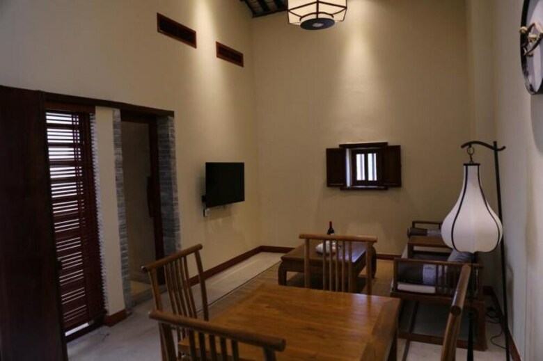 Hotel Deng Stone House Pastoral Resort
