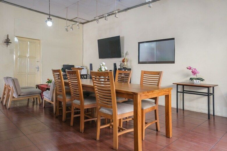 Hostal Oyo 833 Hotel Army Look Syariah