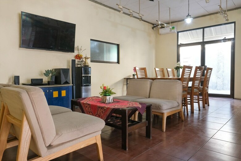 Hostal Oyo 833 Hotel Army Look Syariah