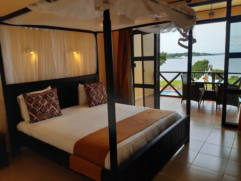 Hotel Kaazi Beach Resort