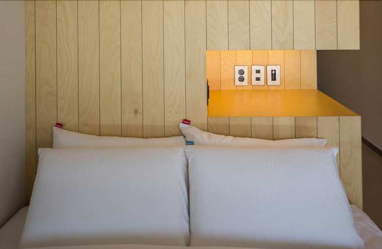 Parotia Hotel