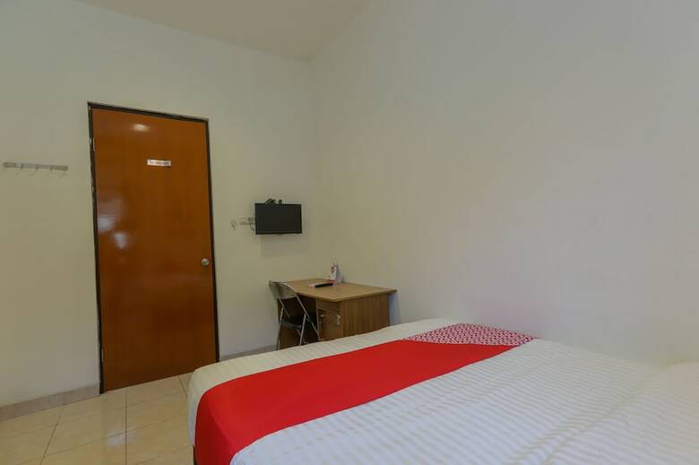 Hotel Oyo 866 Idola Residence