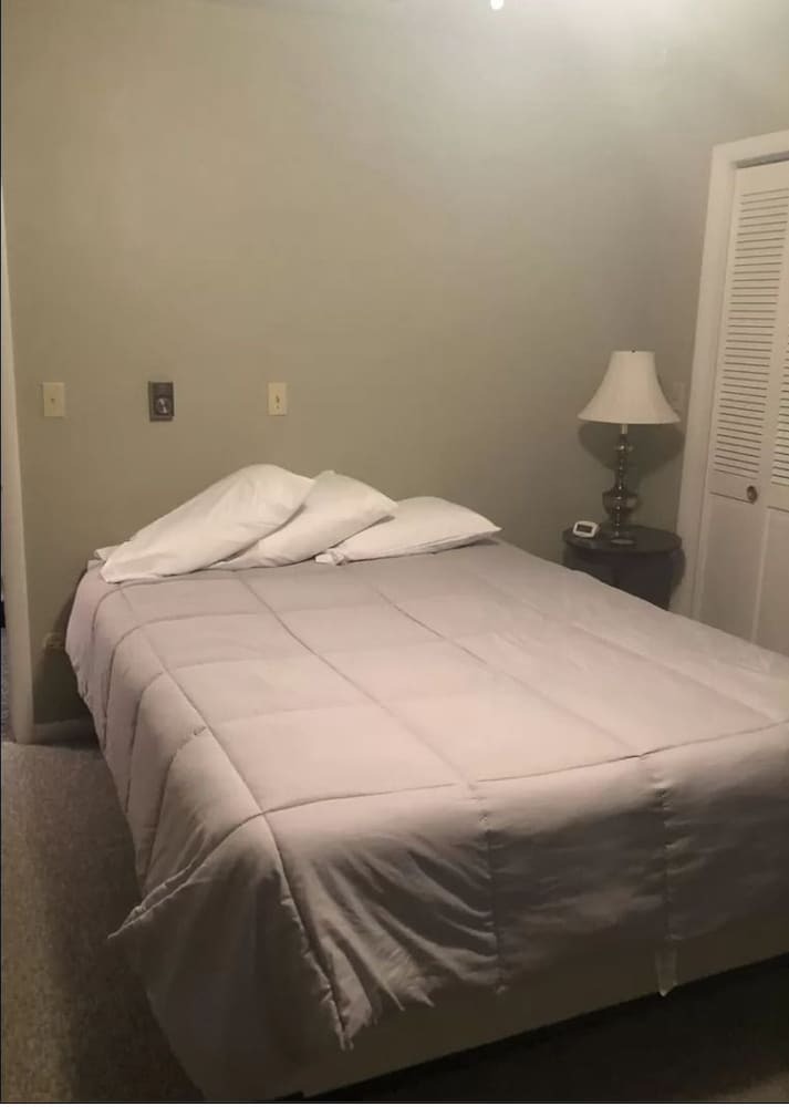 Colonial Motel