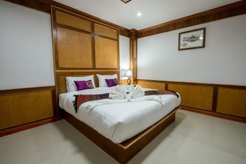 Thatphanom View Hotel