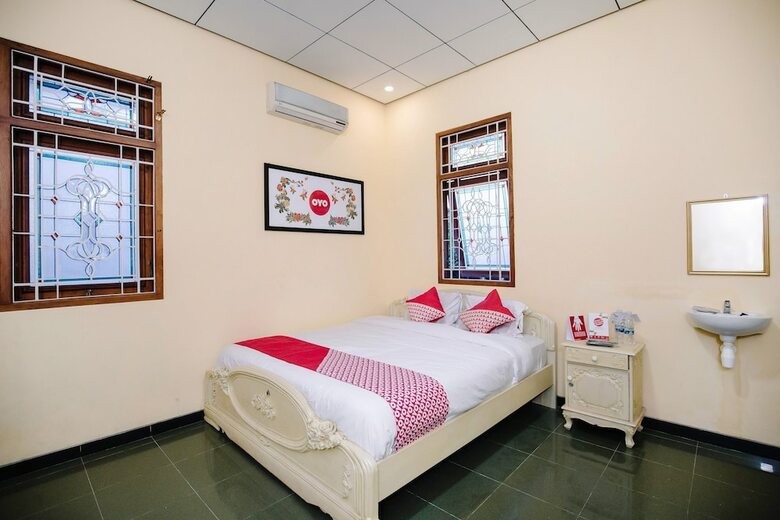 Hotel Oyo 986 Authentic Osing Homestay