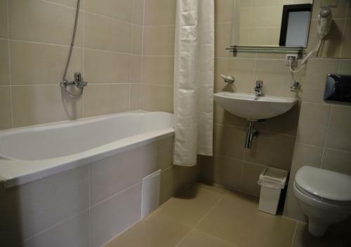 Rakhiv Hotel & Apartments