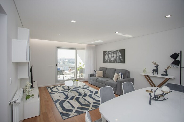 Liiiving - Luxury River View Apartments