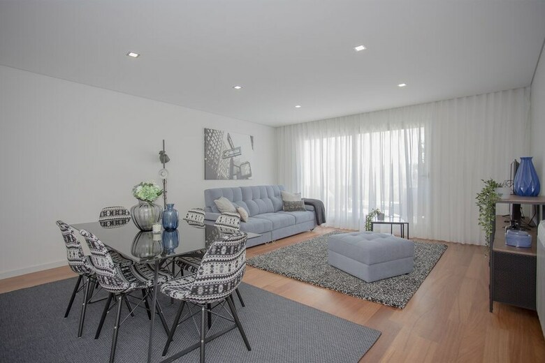 Liiiving - Luxury River View Apartments