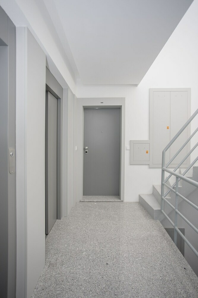 Liiiving - Luxury River View Apartments