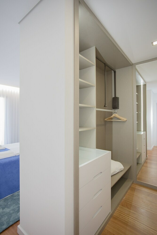 Liiiving - Luxury River View Apartments