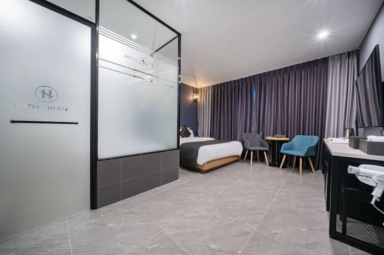 Pyeongtaek Hermes Hotel
