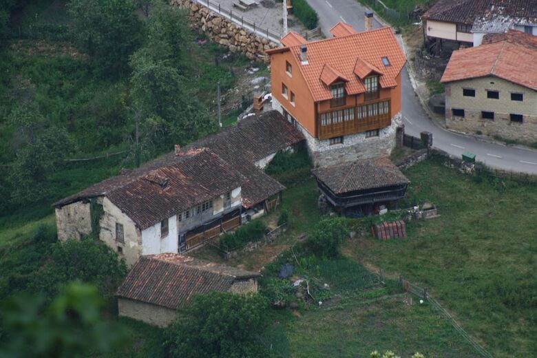 Apartamentos Rurales Valdecarzana