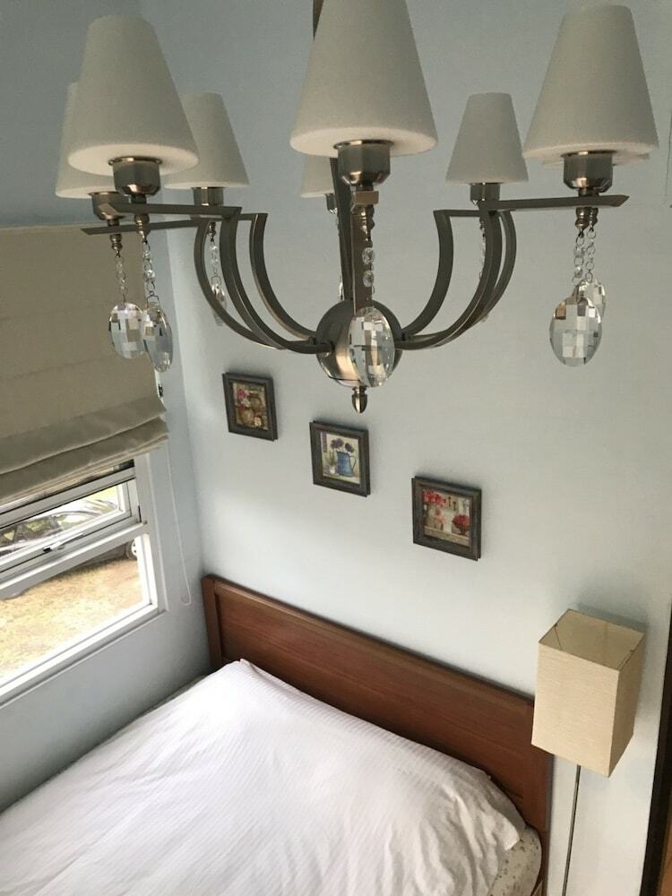 Bed & Breakfast Straybirds Bnb
