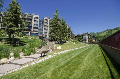 Bronze Tree Condominiums - Bt207