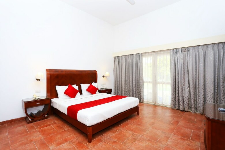 Hotel Capital O 29855 Island Inn