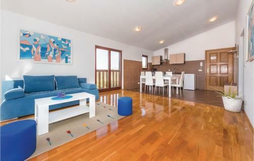 Two-bedroom Apartment In Bilice