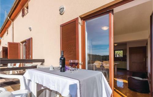 Two-bedroom Apartment In Bilice