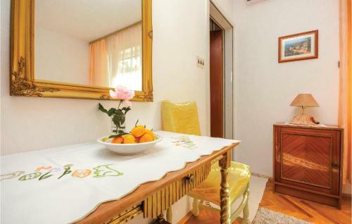 Three-bedroom Apartment In Brodarica