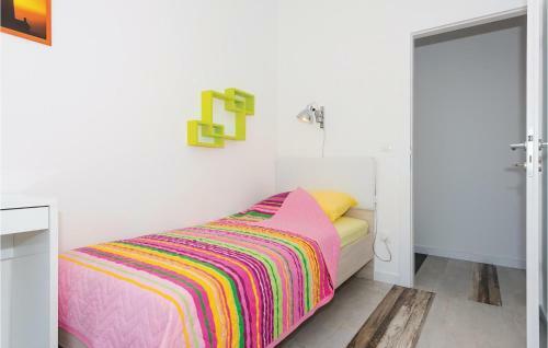 Two-bedroom Apartment In Brodarica