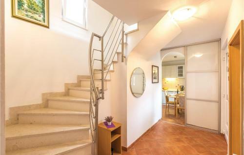 Two-bedroom Holiday Home In Slivno