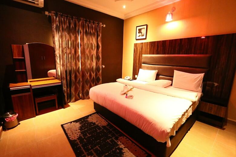 St Hotel Apartment