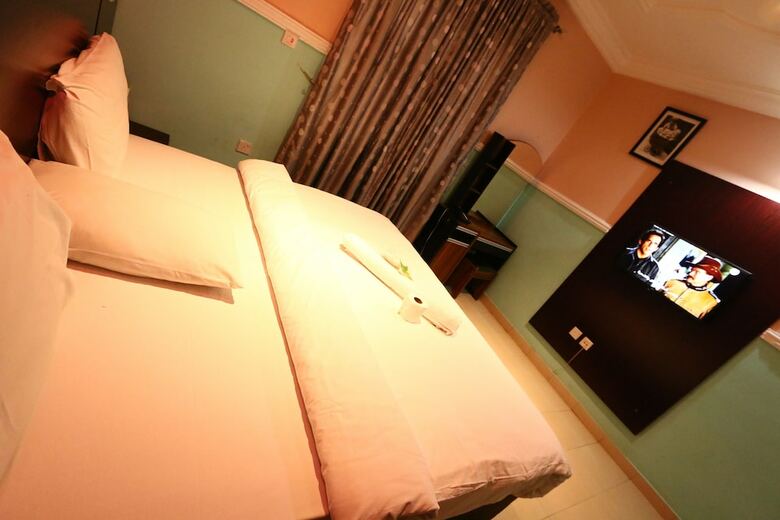 St Hotel Apartment
