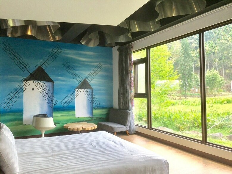 Bed & Breakfast Love To Stick Together