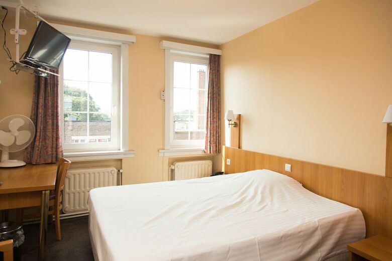 Hotel Bristol International