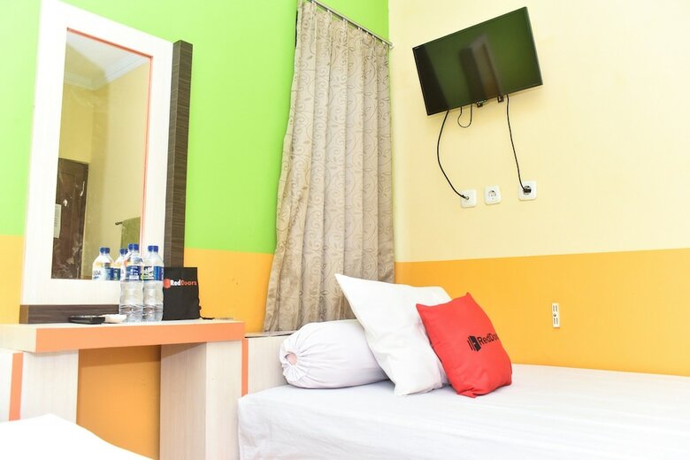 Hotel Reddoorz Near Universitas Pattimura Ambon