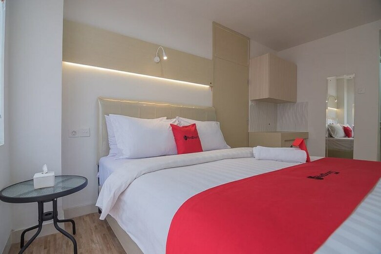 Aparthotel Reddoorz Apartment @ Sentul Tower