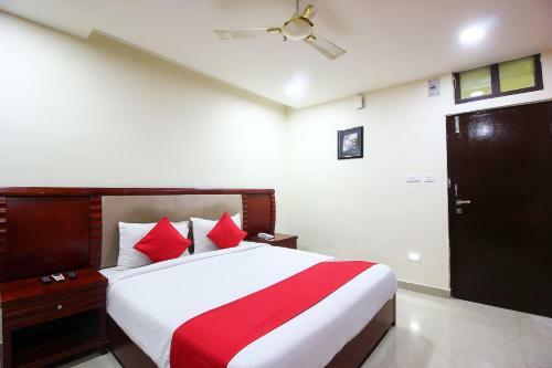 Oyo 22737 Chandra Grand Hotel