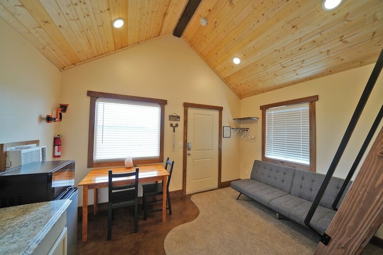 Cabana Gooseberry Lodges